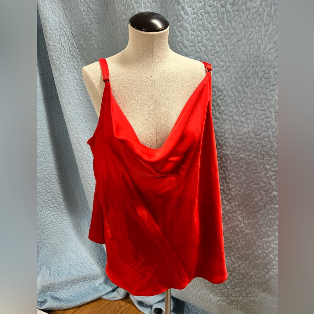 Red blouse - Picture 2 of 9